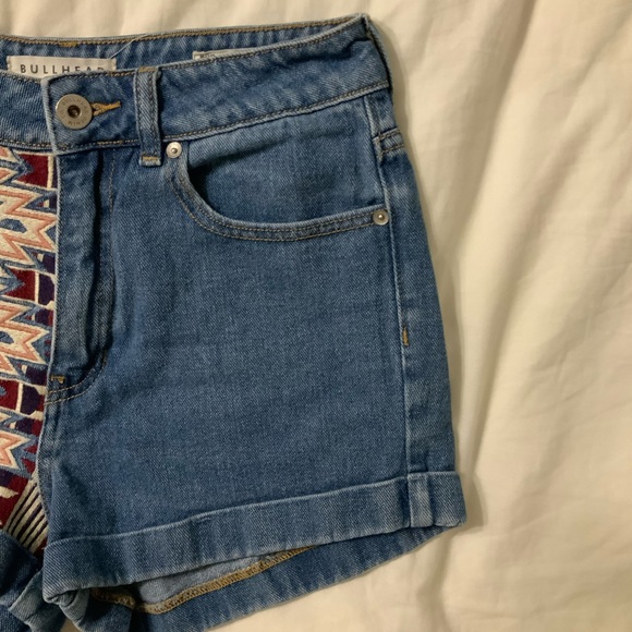 Bullhead 5 High Rise Aztec embroidered denim Mom Shorts - Picture 7 of 10